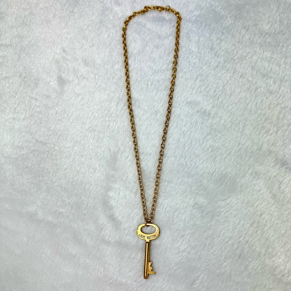 SOLD Louis Vuitton skeleton trunk key on chain - Picture 4 of 6